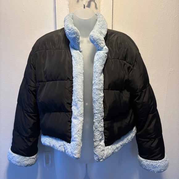 Black Puffer Coat With Fuzzy Inside - Picture 3 of 4